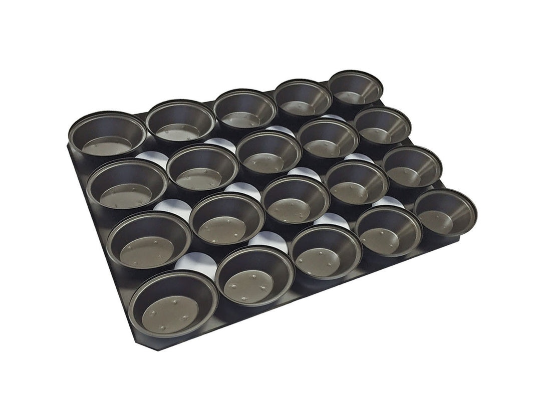 18" (457 mm) Football Self-Cutting Pie Tray — Non-Stick Teflon Coated — Mackies Bakeware, Australia